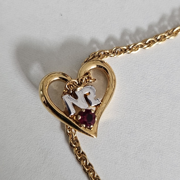 Nina Ricci Heart shaped Two Toned Necklace - Picture 5 of 5